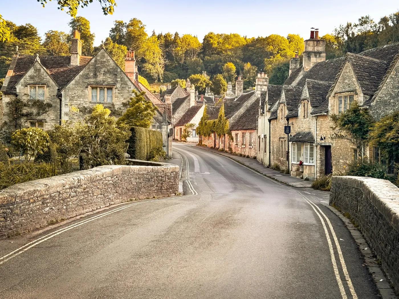 Cotswolds Escape – Explore 3 Picture-Perfect Villages in One Day from London